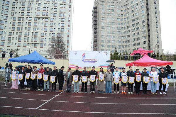 Trao cờ Lưu niệm cho các Đoàn thể thao - Sputnik Việt Nam