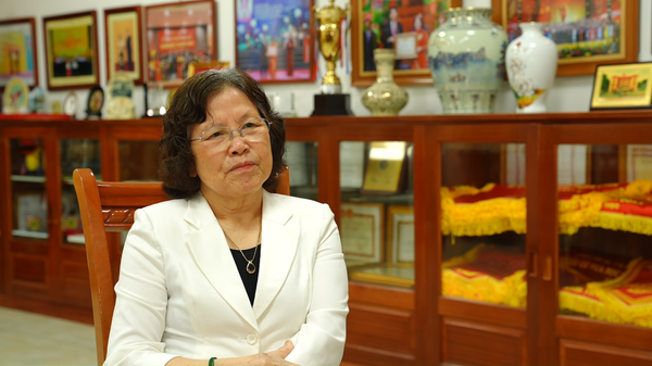 NGND Nguyễn Thị Hiền: Nữ phiên dịch quân sự trên trận địa tên lửa năm xưa - Sputnik Việt Nam