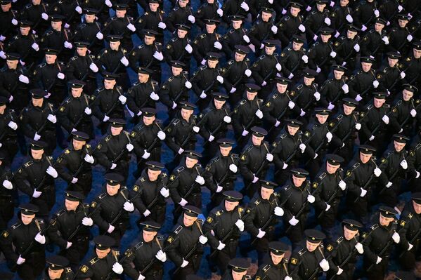 Các sĩ quan của Trường Hải quân Cao cấp Thái Bình Dương mang tên Đô đốc S. O. Makarov tại buổi tổng duyệt binh tại Moskva để kỷ niệm 81 năm Ngày Chiến thắng trong Chiến tranh Vệ quốc vĩ đại. - Sputnik Việt Nam