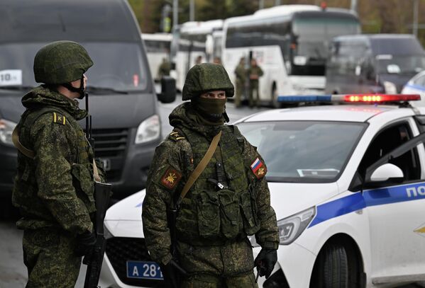 Học viên của Học viện Lực lượng Tên lửa Chiến lược mang tên Peter Đại Đế. Học viện Peter Đại đế trước buổi diễn tập duyệt binh ở Moskva để kỷ niệm 81 năm Ngày Chiến thắng trong Chiến tranh Vệ quốc vĩ đại. - Sputnik Việt Nam