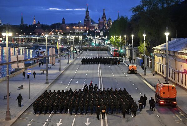 Diễn tập duyệt binh ở Moskva để kỷ niệm 81 năm Ngày Chiến thắng trong Chiến tranh Vệ quốc vĩ đại. - Sputnik Việt Nam