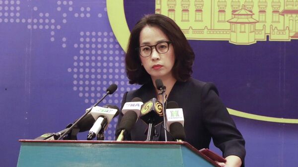 Người phát ngôn Bộ Ngoại giao Phạm Thu Hằng trả lời câu hỏi của các phóng viên - Sputnik Việt Nam