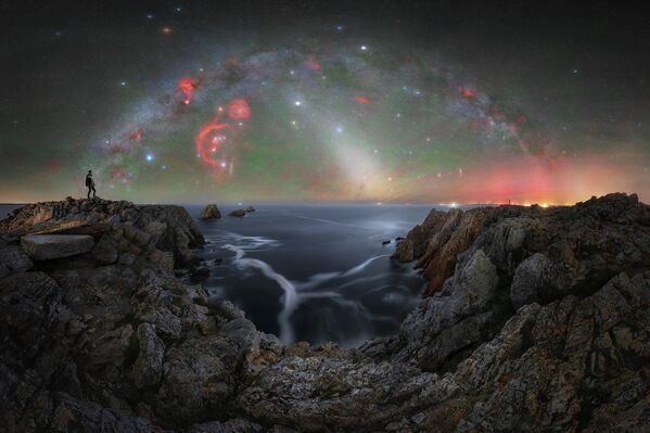 "Where Earth Meets the Cosmos , Nơi Trái đất gặp gỡ vũ trụ" – Andrea Curzi, lọt vào danh sách 25 những tác phẩm đẹp nhất cuộc thi 2026 Milky Way Photographer of the Year. - Sputnik Việt Nam