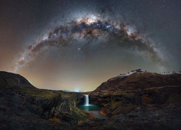 "Salto del Agrio" – Alejandra Heis, lọt vào danh sách Top 25 tác phẩm đẹp nhất cuộc thi 2026 Milky Way Photographer of the Year. - Sputnik Việt Nam