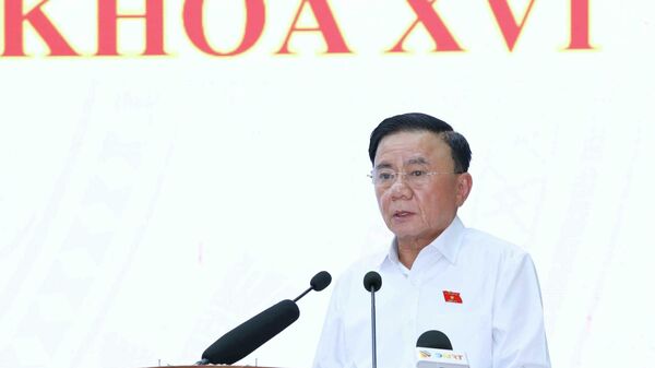 Đồng chí Trần Cẩm Tú, Uỷ viên Bộ Chính trị, Thường trực Ban Bí thư trả lời, làm rõ ý kiến của cử tr - Sputnik Việt Nam
