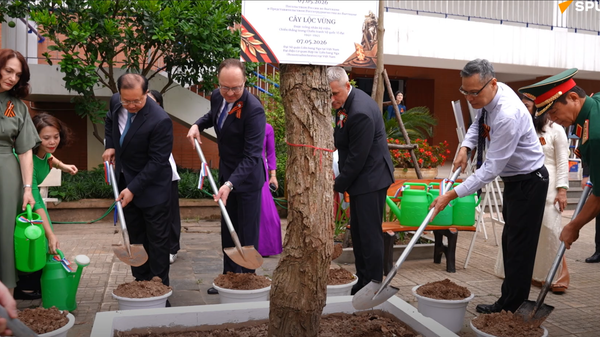 Thứ trưởng Bộ Văn hóa Thể thao và Du lịch: Hoạt động truyền thống như “Trung đoàn bất tử” cần luôn được nhắc nhớ - Sputnik Việt Nam