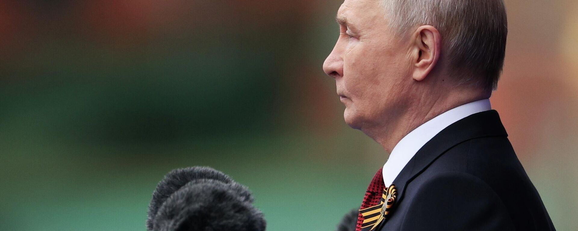 Tổng thống Nga Vladimir Putin phát biểu tại Quảng trường Đỏ ở Moskva trong cuộc duyệt binh kỷ niệm 81 năm Ngày Chiến thắng trong Chiến tranh Vệ quốc vĩ đại. - Sputnik Việt Nam, 1920, 09.05.2026