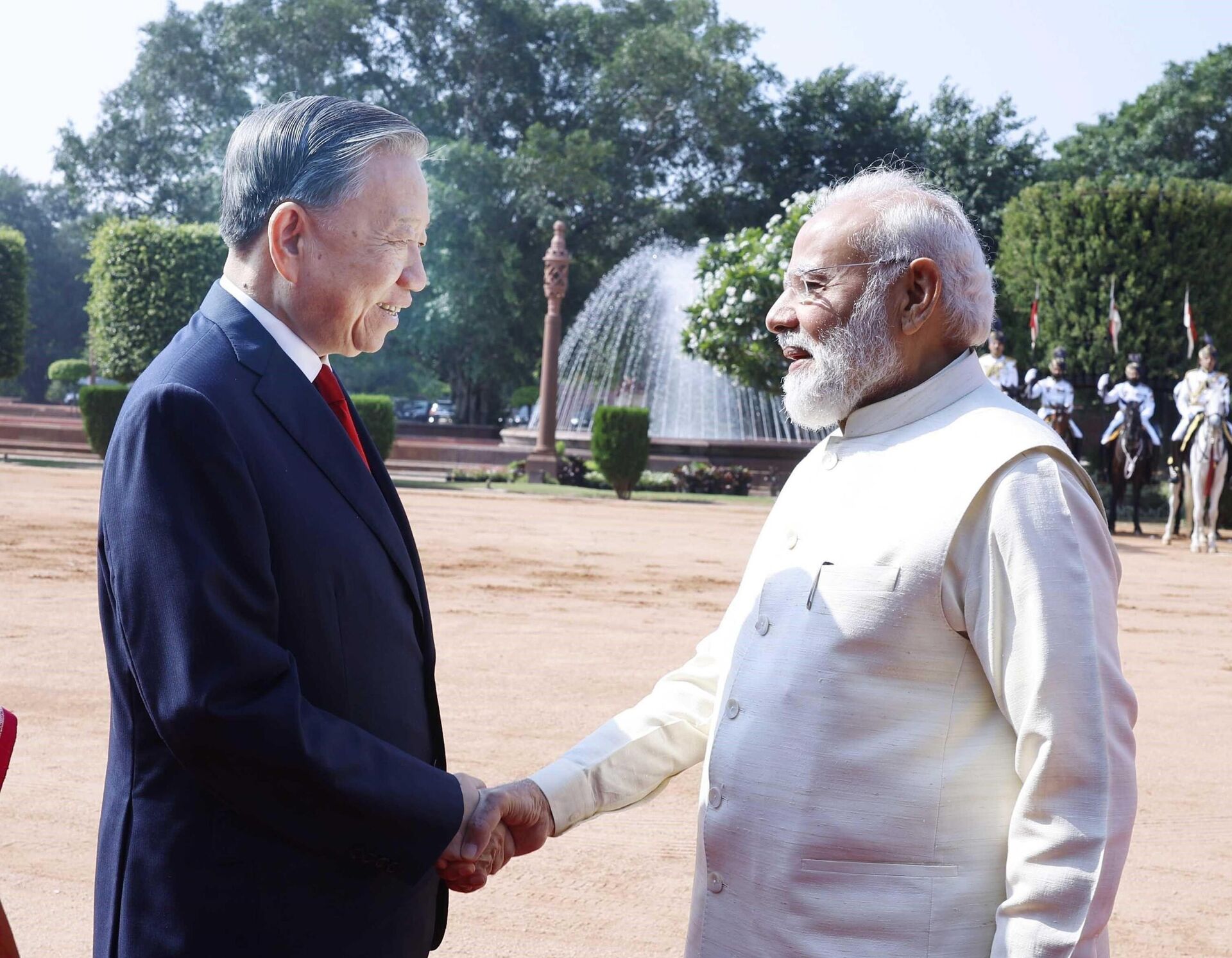 Thủ tướng Ấn Độ Narendra Modi đón Tổng Bí thư, Chủ tịch nước Tô Lâm - Sputnik Việt Nam, 1920, 12.05.2026