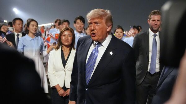 Tổng thống Mỹ Donald Trump đến Bắc Kinh trong chuyến thăm cấp nhà nước kéo dài 3 ngày - Sputnik Việt Nam