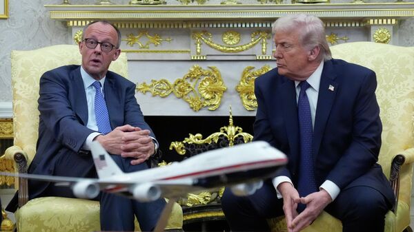 Tổng thống Donald Trump gặp gỡ Thủ tướng Đức Friedrich Merz - Sputnik Việt Nam