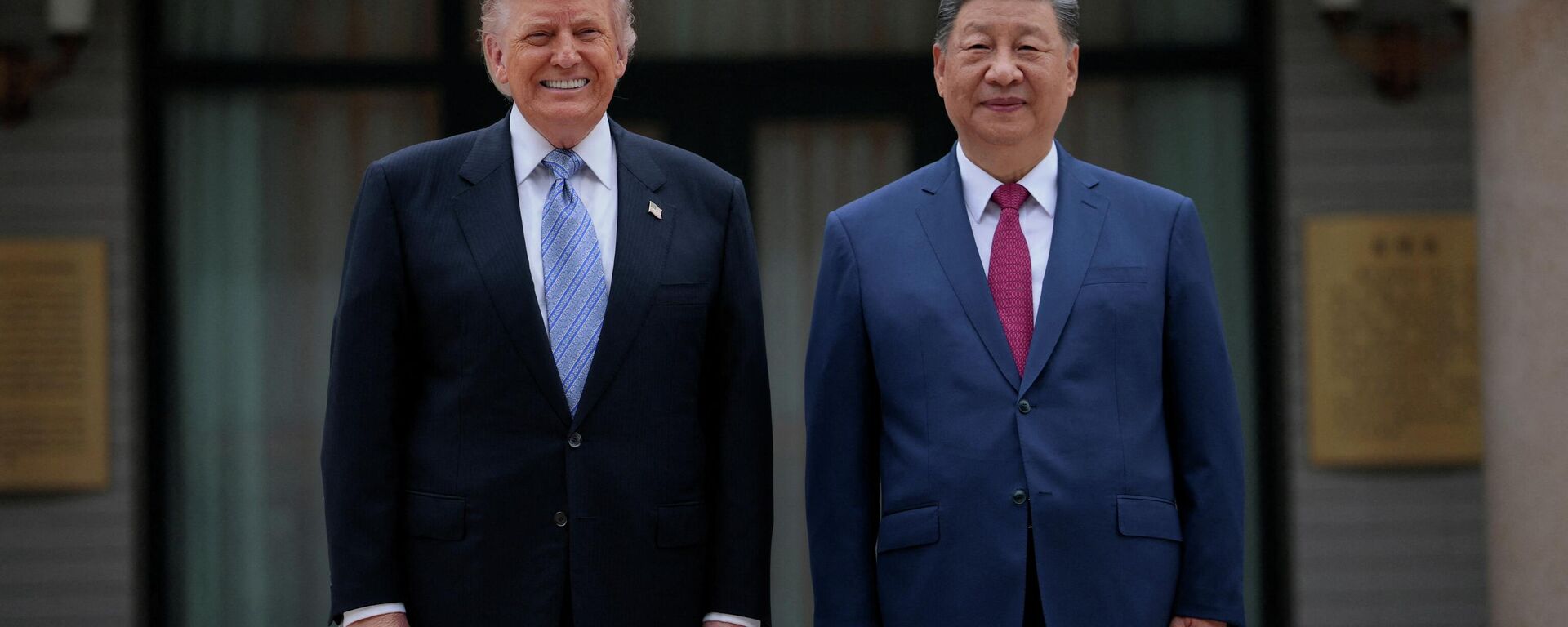 Tổng thống Mỹ Donald Trump và Chủ tịch Trung Quốc Tập Cận Bình - Sputnik Việt Nam, 1920, 15.05.2026