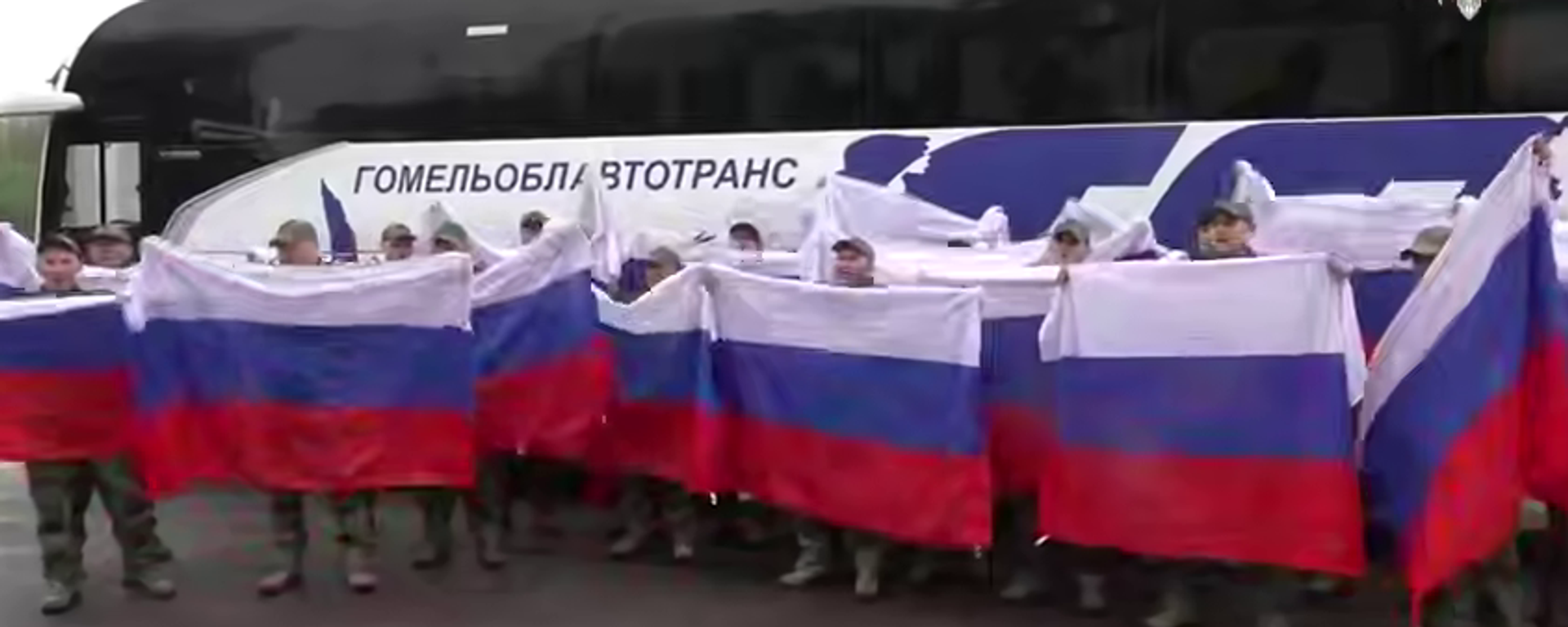 Bộ Quốc phòng Nga: 205 binh sĩ Nga đã được hồi hương từ vùng lãnh thổ do chính quyền Kiev kiểm soát - Sputnik Việt Nam, 1920, 15.05.2026