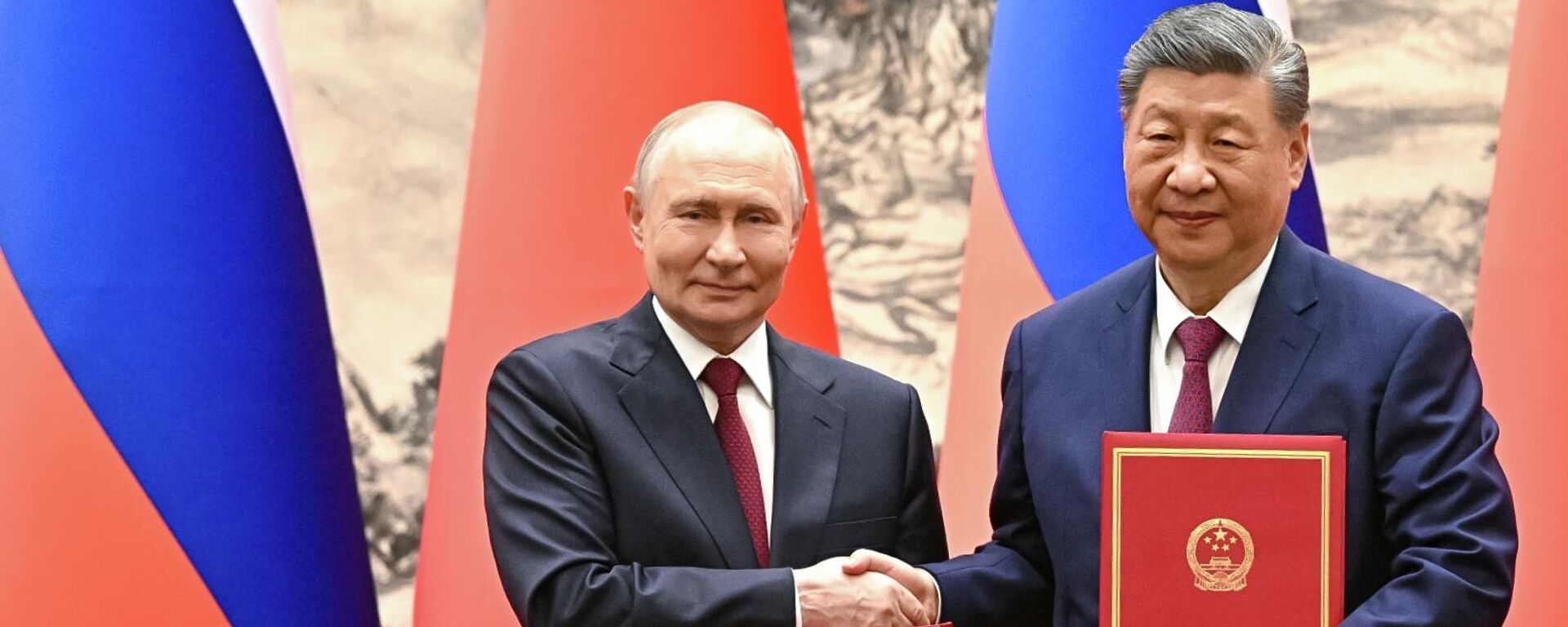 Chuyến thăm chính thức của Tổng thống Nga Vladimir Putin tới Bắc Kinh Chuyến thăm chính thức của Tổng thống Nga Vladimir Putin tới Bắc Kinh - Sputnik Việt Nam, 1920, 20.05.2026