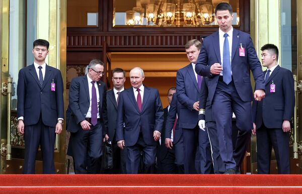 Ngày 20 tháng 5 năm 2026. Tổng thống Nga Vladimir Putin tại Điện Điếu Ngư Đài ở Bắc Kinh. - Sputnik Việt Nam