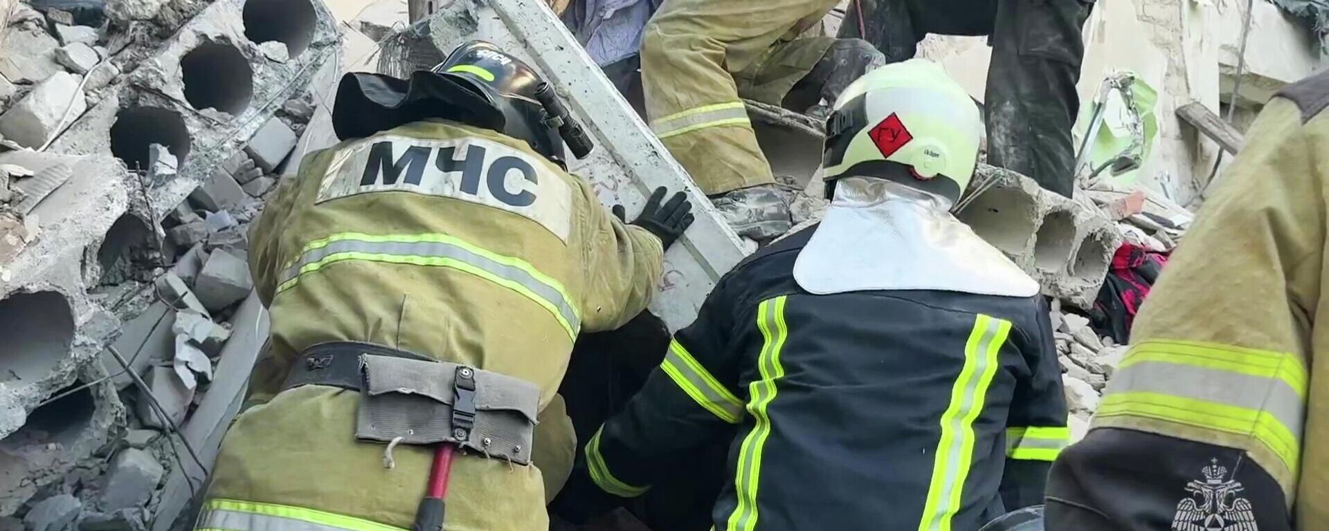 Hậu quả của vụ tấn công bằng máy bay không người lái của Lực lượng vũ trang Ukraina tại Starobelsk, Cộng hòa Nhân dân Lugansk. - Sputnik Việt Nam, 1920, 24.05.2026