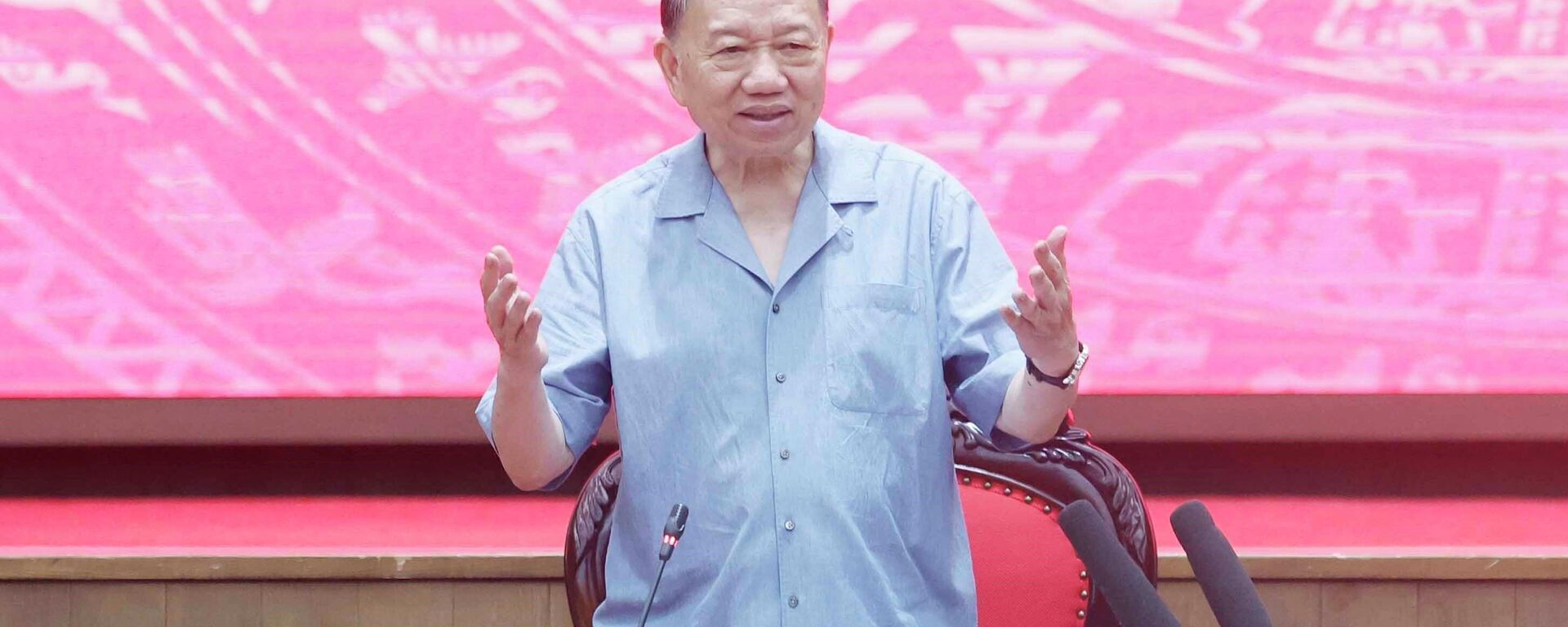 Hội nghị thông qua dự thảo Báo cáo kiểm tra, giám sát (đợt 2) đối với Ban Thường vụ Thành ủy Hà Nội - Sputnik Việt Nam, 1920, 27.05.2026
