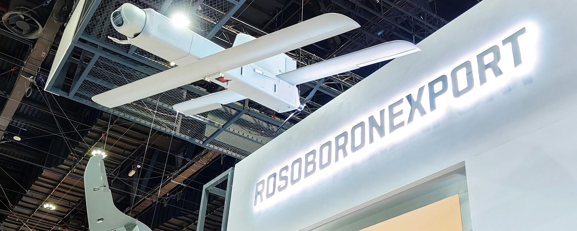 Máy bay không người lái của Nga đã được trưng bày tại triển lãm UMEX 2026 ở Abu Dhabi - Sputnik Việt Nam, 1920, 27.05.2026