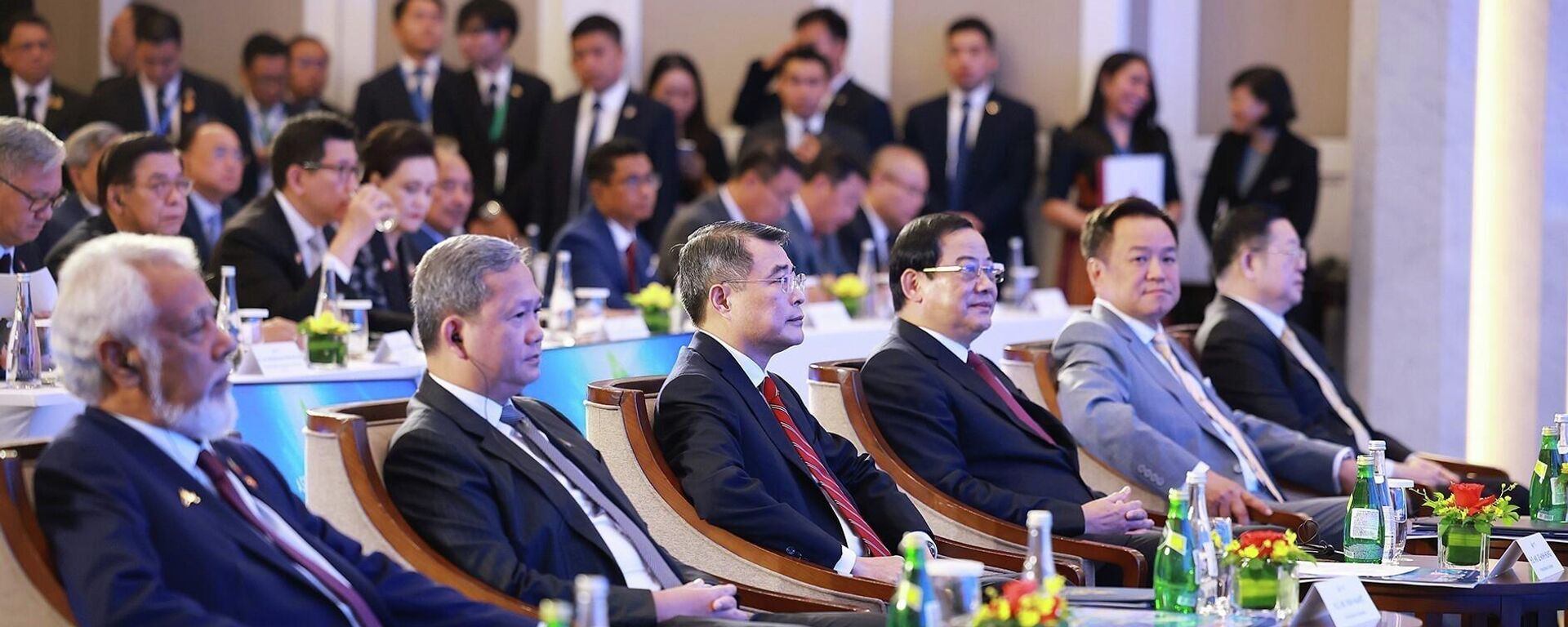 Thủ tướng Lê Minh Hưng cùng Thủ tướng Lào Sonexay Siphandone, Thủ tướng Campuchia Hun Manet, Thủ tướng Thái Lan Anutin Charnvirakul và Thủ tướng Timor-Leste Kay Rala Xanana Gusmão tham dự Phiên khai mạc Diễn đàn Tương lai ASEAN lần thứ ba - Sputnik Việt Nam, 1920, 09.06.2026