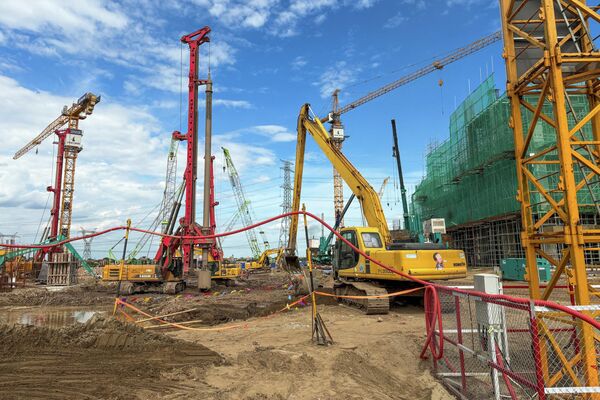 Đây là công trường xây dựng Sân vận động Hùng Vương. - Sputnik Việt Nam