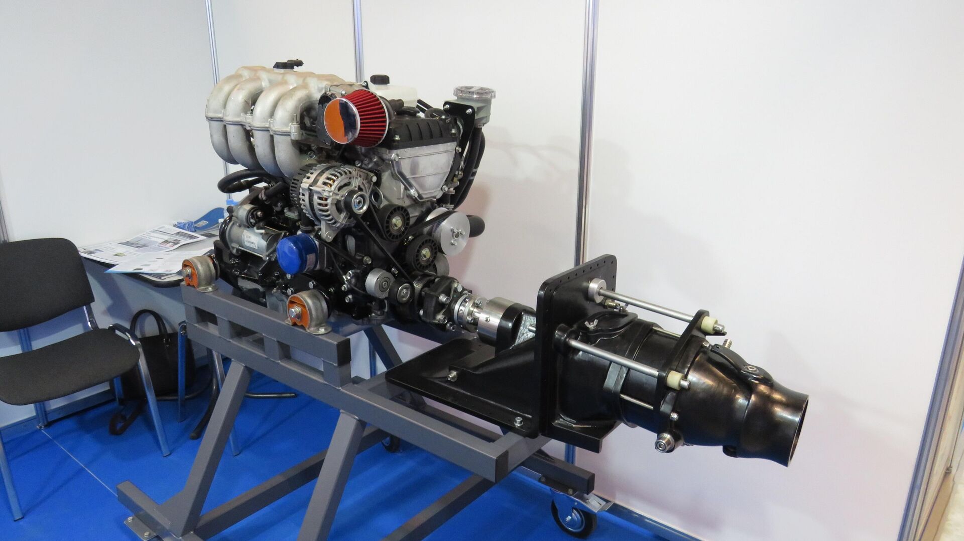 Động cơ Formula 4 xi-lanh, công suất 60 mã lực với hệ thống phun nước - Sputnik Việt Nam, 1920, 15.06.2026