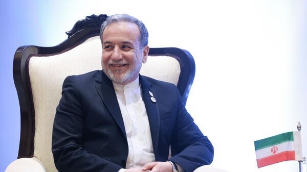 Ngoại trưởng Iran Abbas Araghci - Sputnik Việt Nam