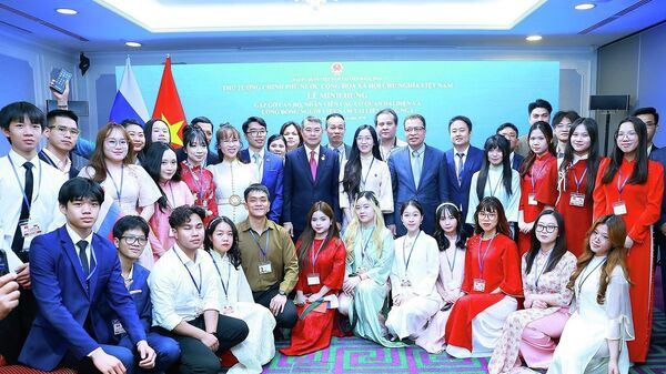 Thủ tướng Lê Minh Hưng với du học sinh và cộng đồng người Việt Nam tại Liên bang Nga - Sputnik Việt Nam