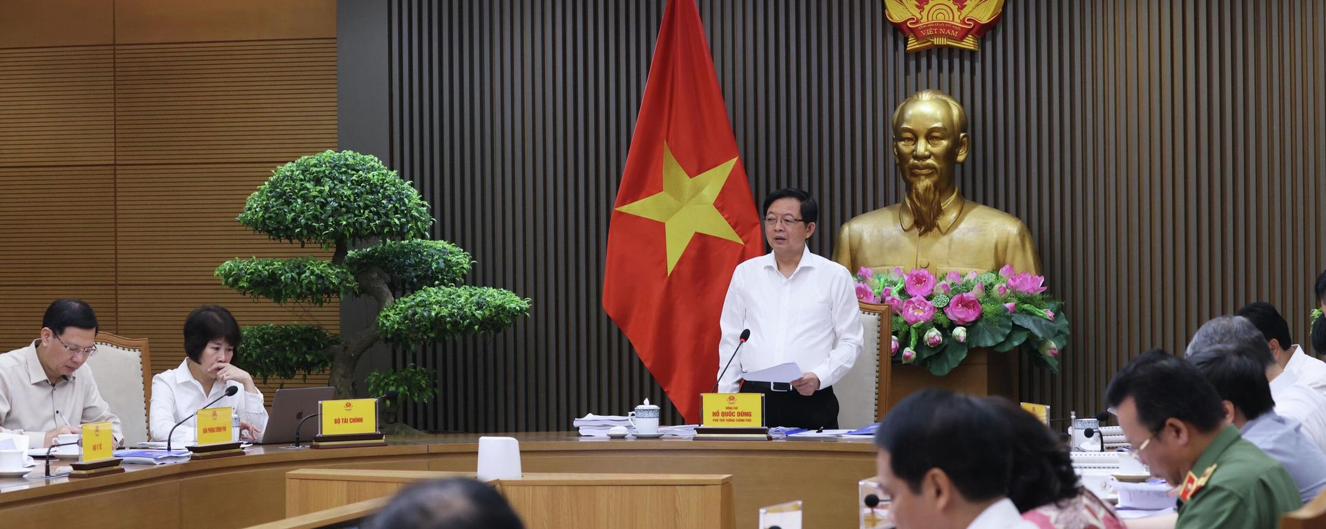 Phó Thủ tướng Hồ Quốc Dũng chủ trì họp Hội đồng thẩm định điều chỉnh Quy hoạch sử dụng đất quốc gia - Sputnik Việt Nam, 1920, 22.06.2026