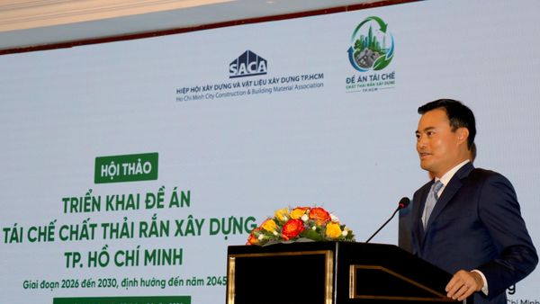 Phó Chủ tịch Ủy ban nhân dân Thành phố Hồ Chí Minh Bùi Xuân Cường phát biểu tại hội thảo - Sputnik Việt Nam