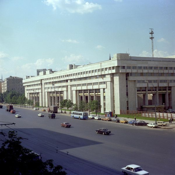 Tòa nhà trung tâm báo chí chính cho Thế vận hội năm 1980 trên Đại lộ Zubovsky (xây dựng từ năm 1975 đến năm 1980). Sau Thế vận hội, tòa nhà được chuyển giao cho Hãng thông tấn Novosti (nay là Hãng truyền thông quốc tế Rossiya Segodnya), Liên đoàn Nhà báo Liên Xô và Vụ Báo chí của Bộ Ngoại giao Liên Xô. - Sputnik Việt Nam