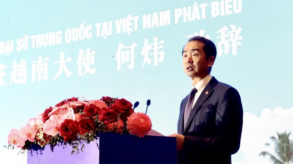 Ông Hà Vĩ, Đại sứ Trung Quốc tại Việt Nam, phát biểu tại diễn đàn - Sputnik Việt Nam