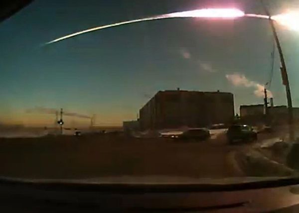Dấu vết rơi của thiên thạch Chelyabinsk. - Sputnik Việt Nam