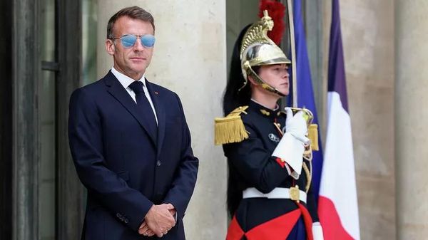 Tổng thống Pháp Emmanuel Macron trước cuộc gặp với Quốc vương Oman, Haitham bin Tariq - Sputnik Việt Nam
