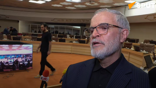 Thứ trưởng Bộ Nội vụ Iran hoan nghênh Sputnik tham dự lễ tang lãnh đạo tối cao Ali Khamenei - Sputnik Việt Nam