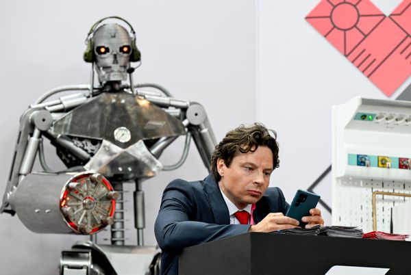 Gian hàng của tỉnh Tula tại Triển lãm Công nghiệp Quốc tế Innoprom ở Yekaterinburg. - Sputnik Việt Nam