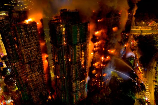Bức ảnh "Night of the Century" của nhiếp ảnh gia Hồng Kông Yau Tat Hui, lọt vào TOP 101 của cuộc thi The 2nd International Aerial Photographer of the Year 2026. - Sputnik Việt Nam