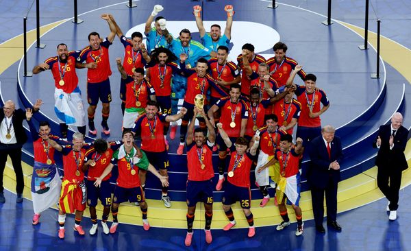 Các cầu thủ Tây Ban Nha tại lễ trao giải sau trận chung kết World Cup 2026. - Sputnik Việt Nam