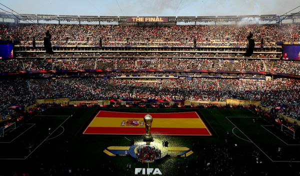 Các cầu thủ Tây Ban Nha tại lễ trao giải sau trận chung kết World Cup giữa Tây Ban Nha và Argentina tại sân vận động «MetLife»ở East Rutherford. - Sputnik Việt Nam