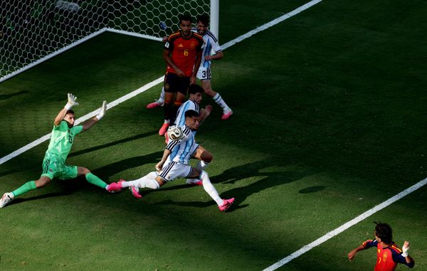 Ferran Torres (Tây Ban Nha) ghi bàn vào lưới Argentina trong trận chung kết FIFA World Cup 2026. - Sputnik Việt Nam