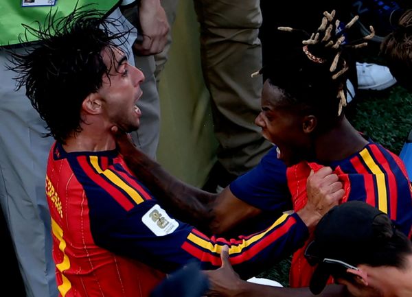 Các cầu thủ Ferran Torres (Tây Ban Nha) và Nico Williams (Tây Ban Nha) vui mừng sau khi ghi bàn trong trận chung kết FIFA World Cup 2026 giữa Tây Ban Nha và Argentina tại sân vận động «MetLife» ở East Rutherford. - Sputnik Việt Nam