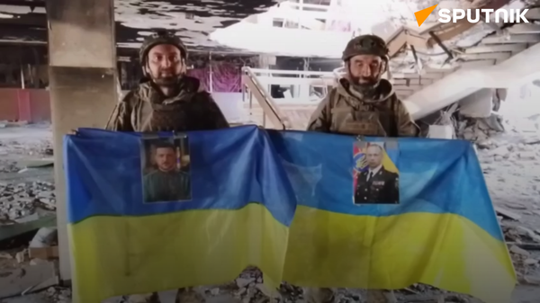 Tù binh Ukraina bị bắt giữ tại Konstantinovka gửi lời cảm ơn quân nhân Nga - Sputnik Việt Nam