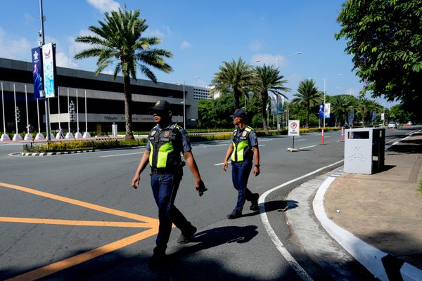 Cảnh sát tuần tra bên ngoài địa điểm tổ chức Hội nghị Ngoại trưởng ASEAN lần thứ 59 tại Pasay, Manila, Philippines. - Sputnik Việt Nam