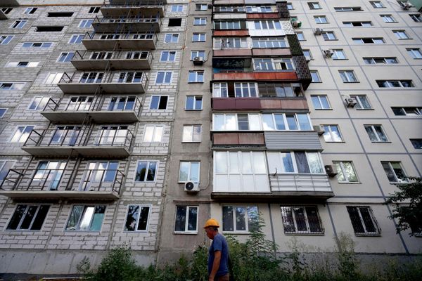 Công tác phục hồi nhà ở tại Mariupol. - Sputnik Việt Nam