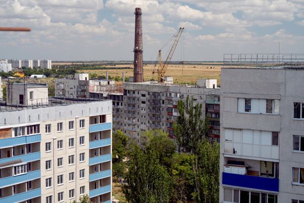 Công tác phục hồi nhà ở tại Mariupol. - Sputnik Việt Nam