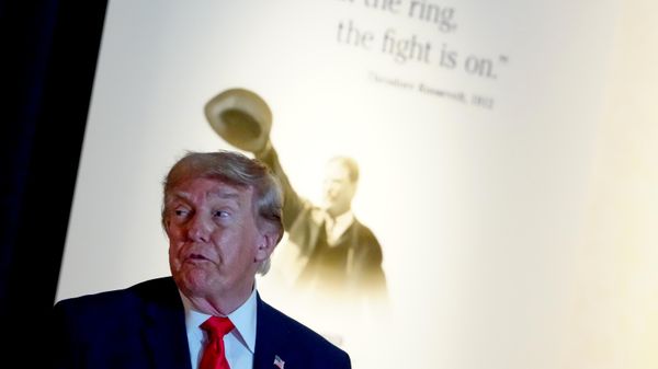 Tổng thống Donald Trump thăm Thư viện Tổng thống Theodore Roosevelt, Hoa Kỳ. - Sputnik Việt Nam