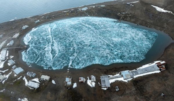 Trạm nghiên cứu cũ vùng cực trên đảo Heiss, quần đảo Franz Josef Land - Sputnik Việt Nam