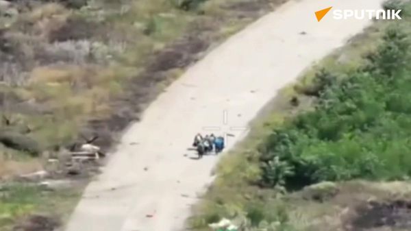 LLVT Ukraina tấn công dân thường khi sơ tán khỏi Konstantinovka - Sputnik Việt Nam