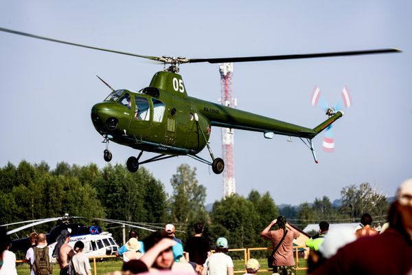 Một chiếc trực thăng Mi-1 tại lễ hội hàng không kỷ niệm lần thứ 15 "Viva, Avia!" tại sân bay Mochishche thuộc tỉnh Novosibirsk - Sputnik Việt Nam