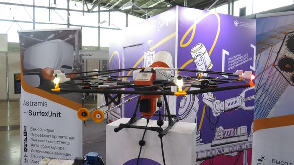 Hệ thống robot lau kính và làm sạch bề mặt ngoài của các tòa nhà cao tầng Astramis AeroUnit - Sputnik Việt Nam