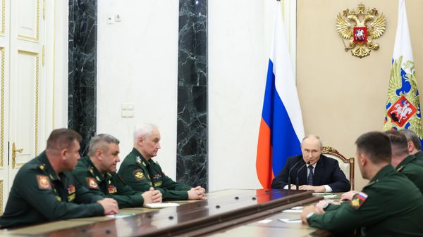Tổng thống Vladimir Putin đã có cuộc gặp với lãnh đạo Bộ Quốc phòng Nga - Sputnik Việt Nam