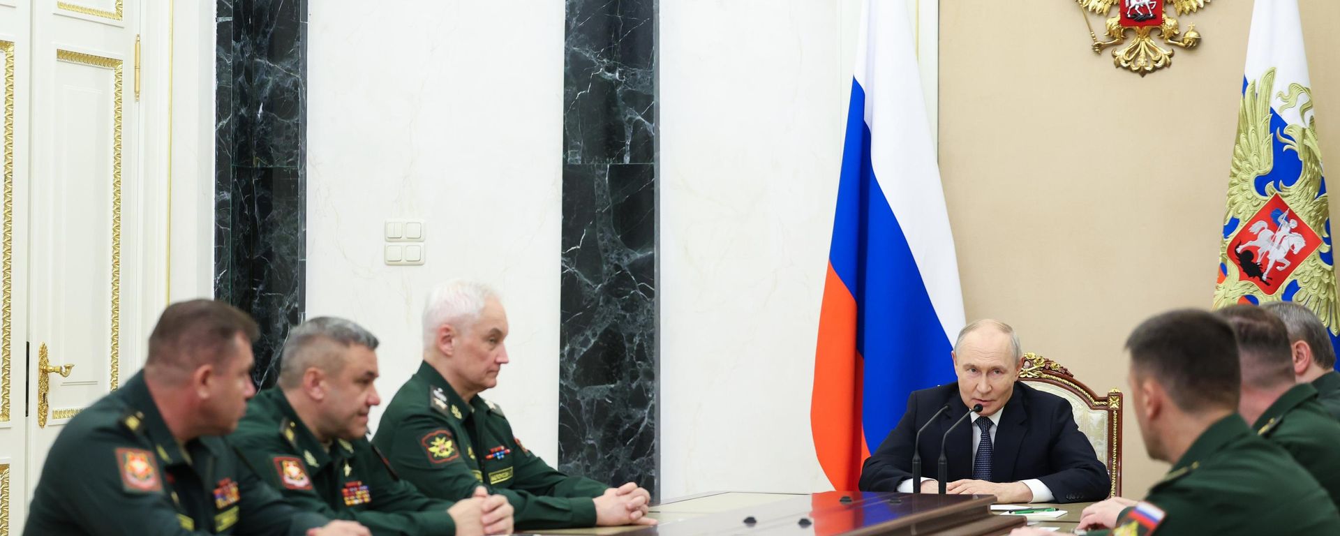 Tổng thống Vladimir Putin đã có cuộc gặp với lãnh đạo Bộ Quốc phòng Nga - Sputnik Việt Nam, 1920, 05.08.2026